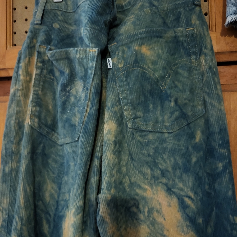 Levi's high rise cords